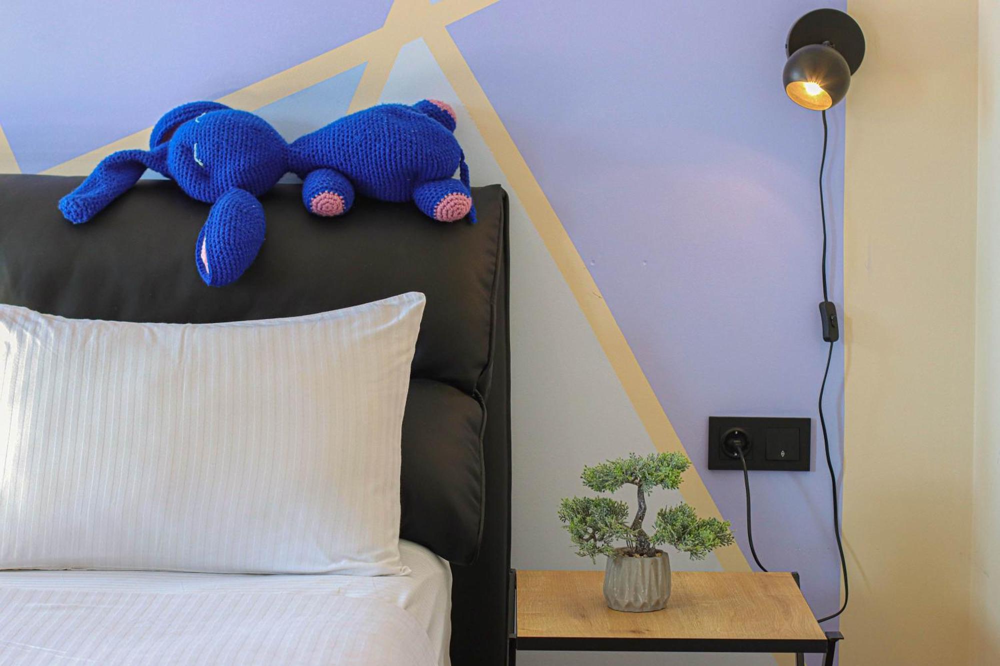 Stylish Studio Apartment With Balcony กูเดาริ ภายนอก รูปภาพ