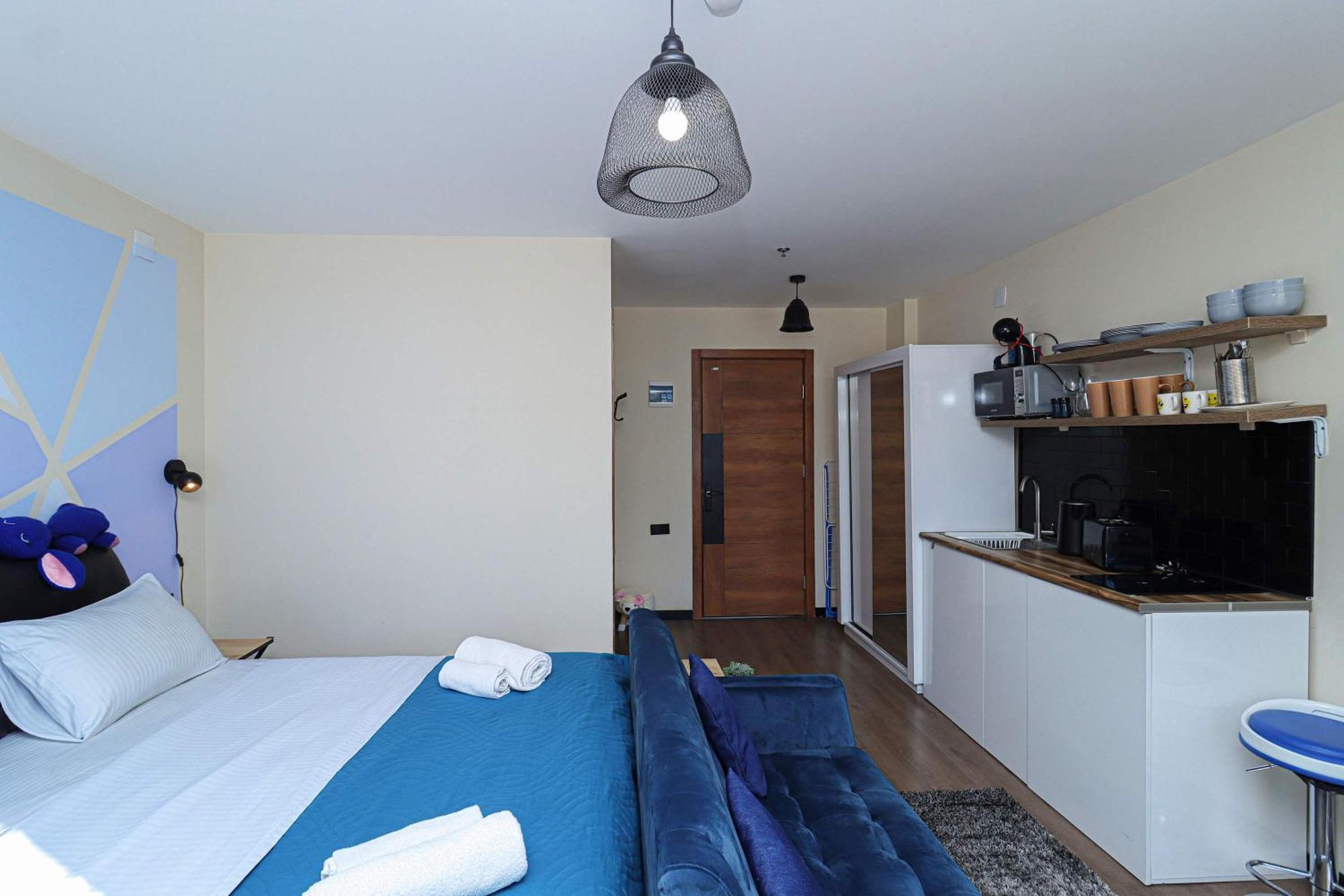 Stylish Studio Apartment With Balcony กูเดาริ ภายนอก รูปภาพ